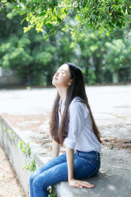 女大学生的沙龙室