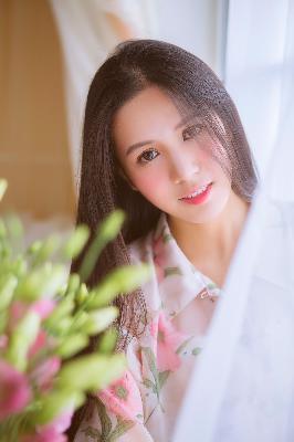 女保险公司推销员4