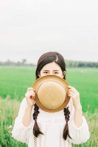 雏鸟幼儿小学生张婉莹,女大学生的沙龙室